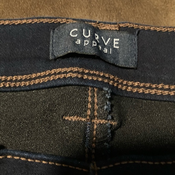 Curve Appeal brand, size 8/29, dark denim capris, stretchy and comfortable - Picture 12 of 12